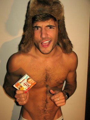 megustaelvodka's profile picture. Quiero tirarme a Carmen de Mairena. Chico Kinder con sorpresa ;)