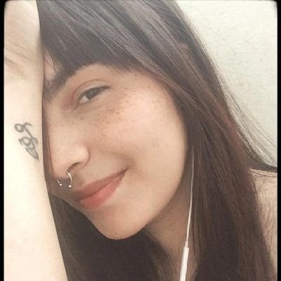 akaanesu's profile picture. 