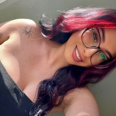 BabyyKenia's profile picture. married to my best friend @CrisToeBall ♥🏆