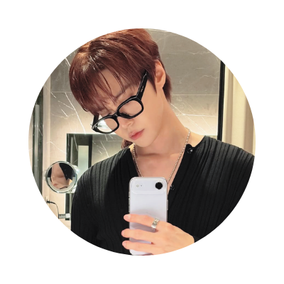 PRlSAI's profile picture. Handsome man 𝟣𝟫𝟫𝟨'𝓈 , Kim Doyoung Parody. Selective following another parody account.