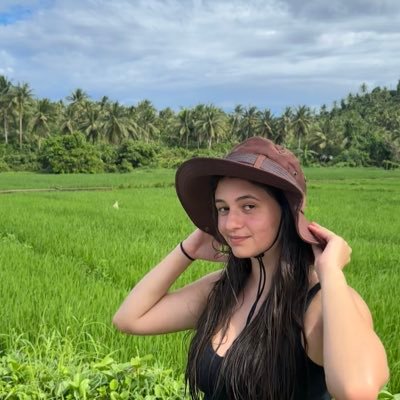 mishel878's profile picture. 