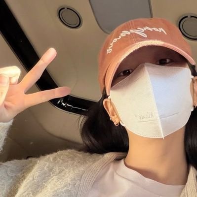 v4riip's profile picture. 