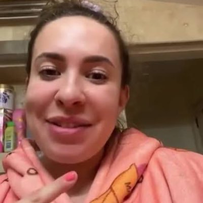 Bella571872's profile picture. 