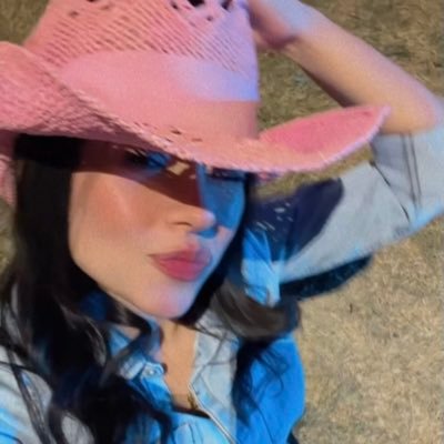 janeethquiroga's profile picture. 💜