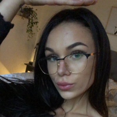 yourdreamgirl35's profile picture. Lover of sunlight, deep conversations, and spontaneous adventures.☀️✈️