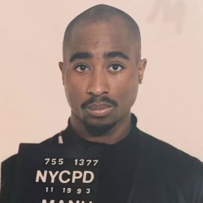 nooraiinXtwts's profile picture. unhinged