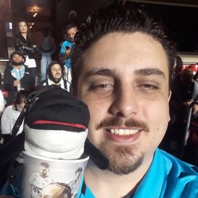 Vhas_Gentleman's profile picture. Harder, better, faster, stronger...🎶💪🏻          Ciências Econômicas - PUC-SP 💙💛
Santista 🐳⚪⚫🖤 | Sagitário ♐ | Solteiro 🤷🏻‍♂️😅