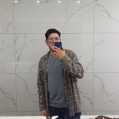 bastibxs's profile picture. no soy de aquí ni soy de allá, no tengo edad ni porvenir, y ser feliz es mi color de identidad | 24ā | NB