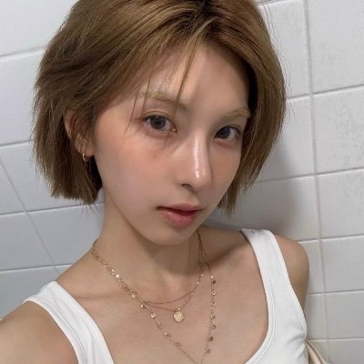 siscavv_'s profile picture. nostalgic person.