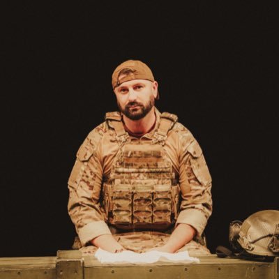 teekarkade's profile picture. Характер ужасний - но по своєму прекрасний