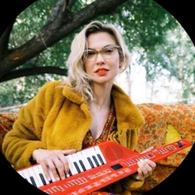 MindyGledhill7's profile picture. Only Fans Page Account 
Indie pop artist dialing up my younger self from inside a phone booth & recoding our convos as songs. Please follow back on this fans.