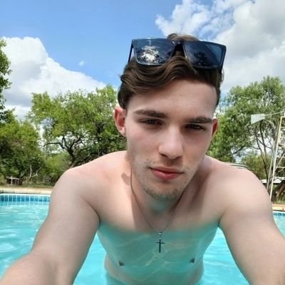 Jacques27j's profile picture. 🔥 Gay Horny Adventures 🔥 Freebaling is law 😈 Team uncut. Fantasy meets reality 🦄💁‍♂️. No women, DM's open. Married to @duke_of_lambton.