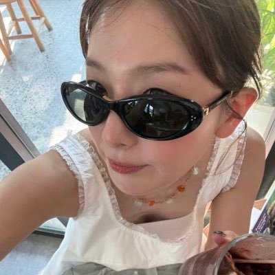 heartbibeat's profile picture. 🍉 ⋆⭒˚｡⋆ seulgi: i'm feeling the air ୧ ‧₊˚ 🍓