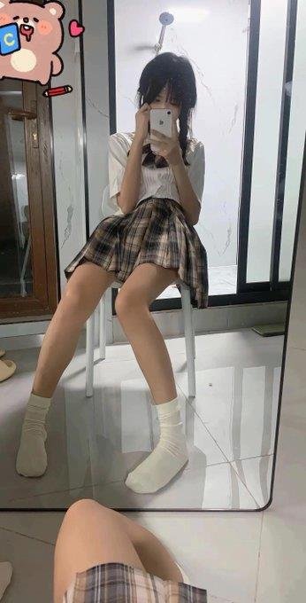 VipinVe69003263's profile picture. 52歳です。最近占いを始めました。日は浅いけどたまに配信で占いをしています。バツイチで子供2人持ち。出会い系で男性を探しています。資金はある為お仕事はしてません。