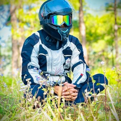 nihalkhanaamir's profile picture. 🛣️ Journalism with Riding 🎥 Ground stories | Real voices | truth 📍Exploring India, one highway at a time