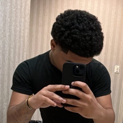 1ilmigo's profile picture. 