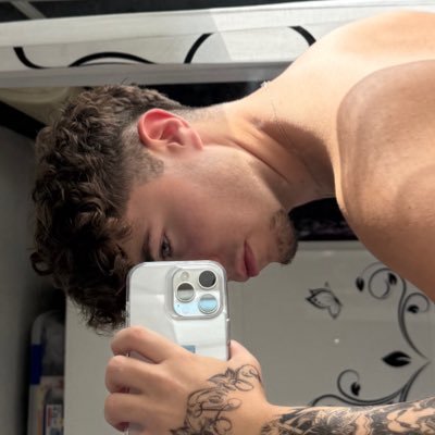 kevxncrv's profile picture. 