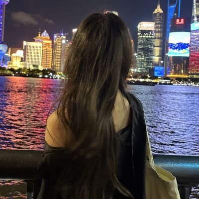 valerializeyan's profile picture. 