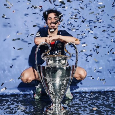 thomasLH44_'s profile picture. @PSG_inside ❤️💙 #TKO #F1 #MOTOGP