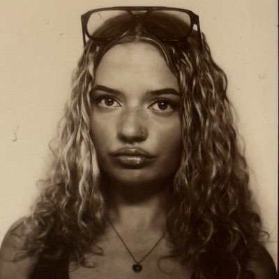jennandtonicx's profile picture. 