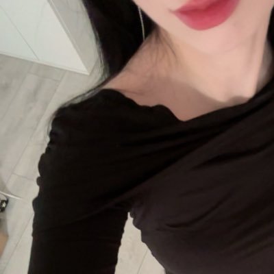 off__error's profile picture. carburant au café noisette 🧚🏻‍♀️