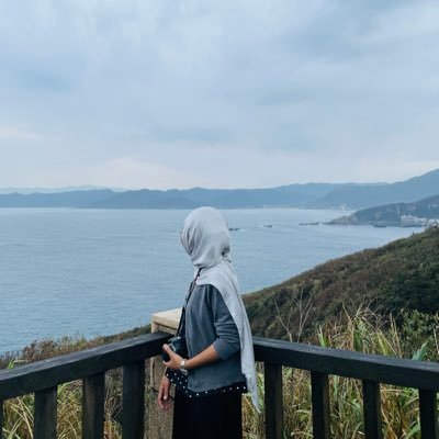 aisyahhhrzk's profile picture. looking at charts all day.