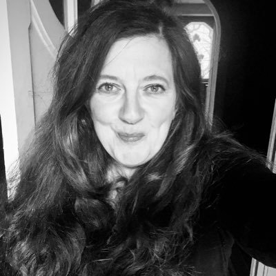 EveFlament's profile picture. Roubaisienne ritale. Mi-cocotte/mi-hussarde. Curieuse. Chats, chiens, loups, livres… bienvenus. Histoire/politique/philo/art/vins « Probitas industria »