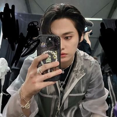 leebitcheese's profile picture. This is Lee know's land.