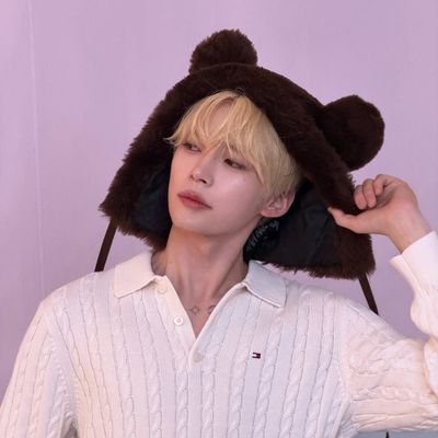 ma_zerose's profile picture. This is a fan account Which focuses mostly on Zerobaseone.
Editor(just a beginner)
I am also an ARMY, NAYA,CARAT ENGENE,Luminix...
Lets be moots🎀
akgaes dni❌❌