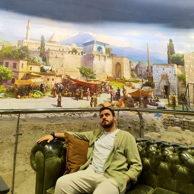 aurayoksa's profile picture. @HacettepeComm, Kültürel Çalışmalar (ve Tarih, SAU) | daimî bellek-İşçisi, editör | @tarihselkuram'da işler-güçler/@corpusdergi'de yazı-çizi