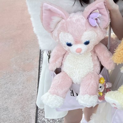 __mll16's profile picture. 