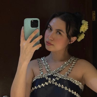 bxhnssn's profile picture. i cry a lot but i’m so productive ♡