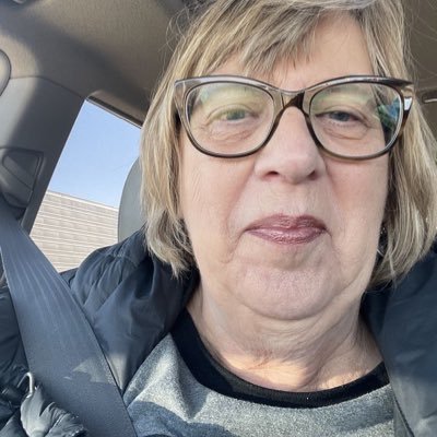 MarkswanM86057's profile picture. am Julie leach I won a lottery of $785m am donating to 500 families on here