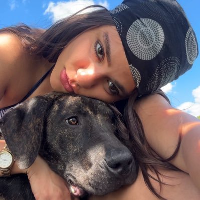 eemisann's profile picture. 