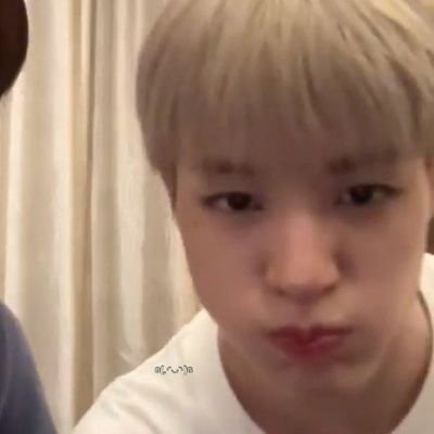 luesmony's profile picture. (｡╯︵╰｡)