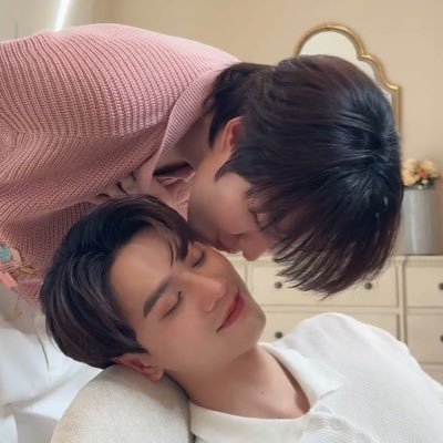 Knpsmore's profile picture. “𝒮𝒽𝑜𝓊𝓁𝒹 𝒽𝑒𝒶𝓋𝑒𝓃 𝒷𝑒 𝓀𝒾𝓃𝒹, 𝑀𝒶𝓎 𝒾𝓉 𝓃𝑒𝓋𝑒𝓇 𝓉𝒶𝓀𝑒 𝒶𝓌𝒶𝓎 𝓂𝓎 𝓁𝒾𝑔𝒽𝓉” #KhemjiraTheSeries #Kengnamping !