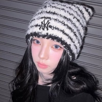 hellojrkarinax's profile picture. edit