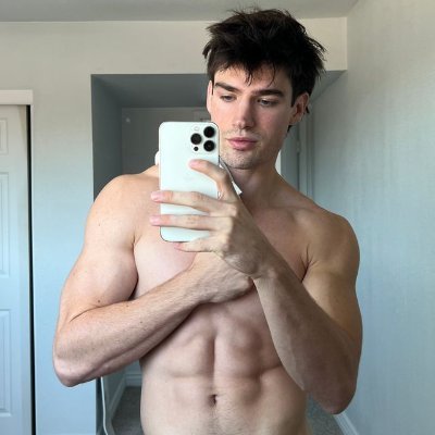 EliseWelter's profile picture. dm for drains-@thecushmann