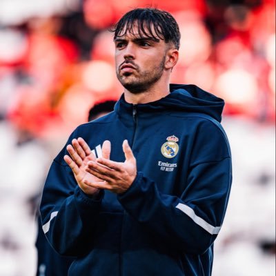 BayeModouGueyee's profile picture. Master in Anglophone Studies 🏴󠁧󠁢󠁥󠁮󠁧󠁿🇺🇸 . Certified in Cinematograpy. Senegalese and proud🇸🇳. Patriot❤️. Merengue for life🤍🖤. La Roja 🇪🇸. SR4 🤩