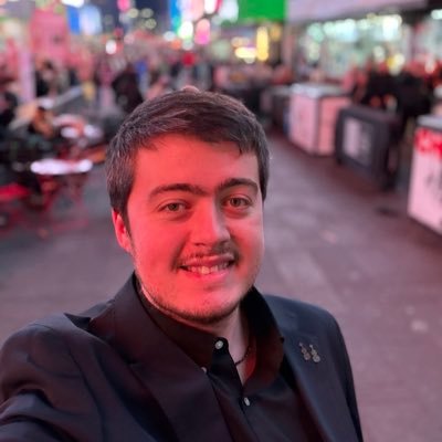 souchy_boyy's profile picture. 3️⃣1️⃣🏳️‍🌈Can always be found crying at a theatre 🎭Opinions are my own (and objectively correct)✌️
(he/him)