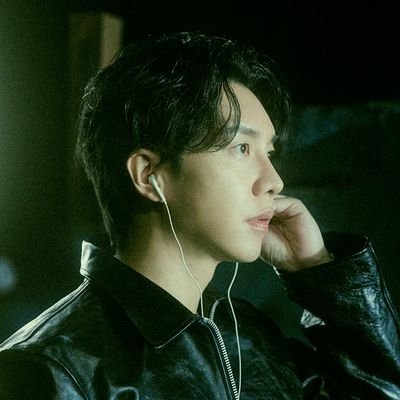 SmartyPantsSuz's profile picture. LDS, Conservative, Kdrama Fan, Minho & Seunggi Fangirl 🤩
