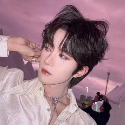 ertherealm's profile picture. Xīxi | 花生 | 星邱 | 黄星, 邱鼎杰 | 만화, 漫画 | ✧˖° 𝙴𝙽𝙶/한/日/中 °•𐙚 𝓟𝓻𝓮𝓽𝓽𝔂 𝓣𝓸𝓹 ⭒٭☆ 星星想要，星星得到 જ⁀➴