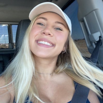 urnextdoorchick's profile picture. Que sera sera