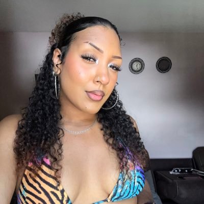 ReisReisy's profile picture. 🌴 • TikTok: https://t.co/xjB4xvG6iJ