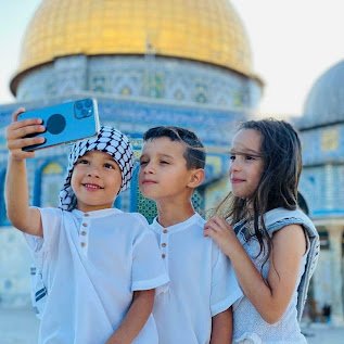 DjedaRedh's profile picture. ياحى ياقيوم برحمتك أستغيث أصلح لى شأنى كله ولا تكلنى الى نفسى طرفة عين