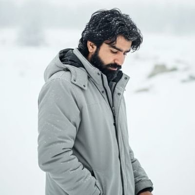 MujtabaRashdi's profile picture. 𝙌𝙪𝙞𝙖𝙙𝙞𝙖𝙣 ✨🥀.                         
 وکیل ⚖️ شاعر ✨
               Poetry has the ability to melt hearts. You are poetry and my heart is melting. ✨🥀