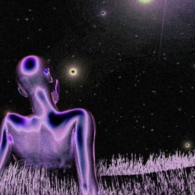 mslolaa_'s profile picture. Thoughts•Beauty•Looks•EARSSENTIALS• if there’s anything else, I’ll let you know.