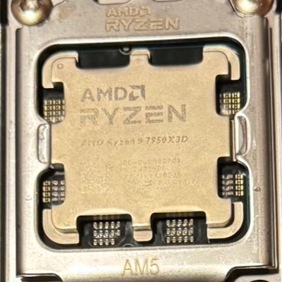 kusoeiga4949's profile picture. やっぱり生ハムにはコロッセオ。あ、自分自作PC行けます。