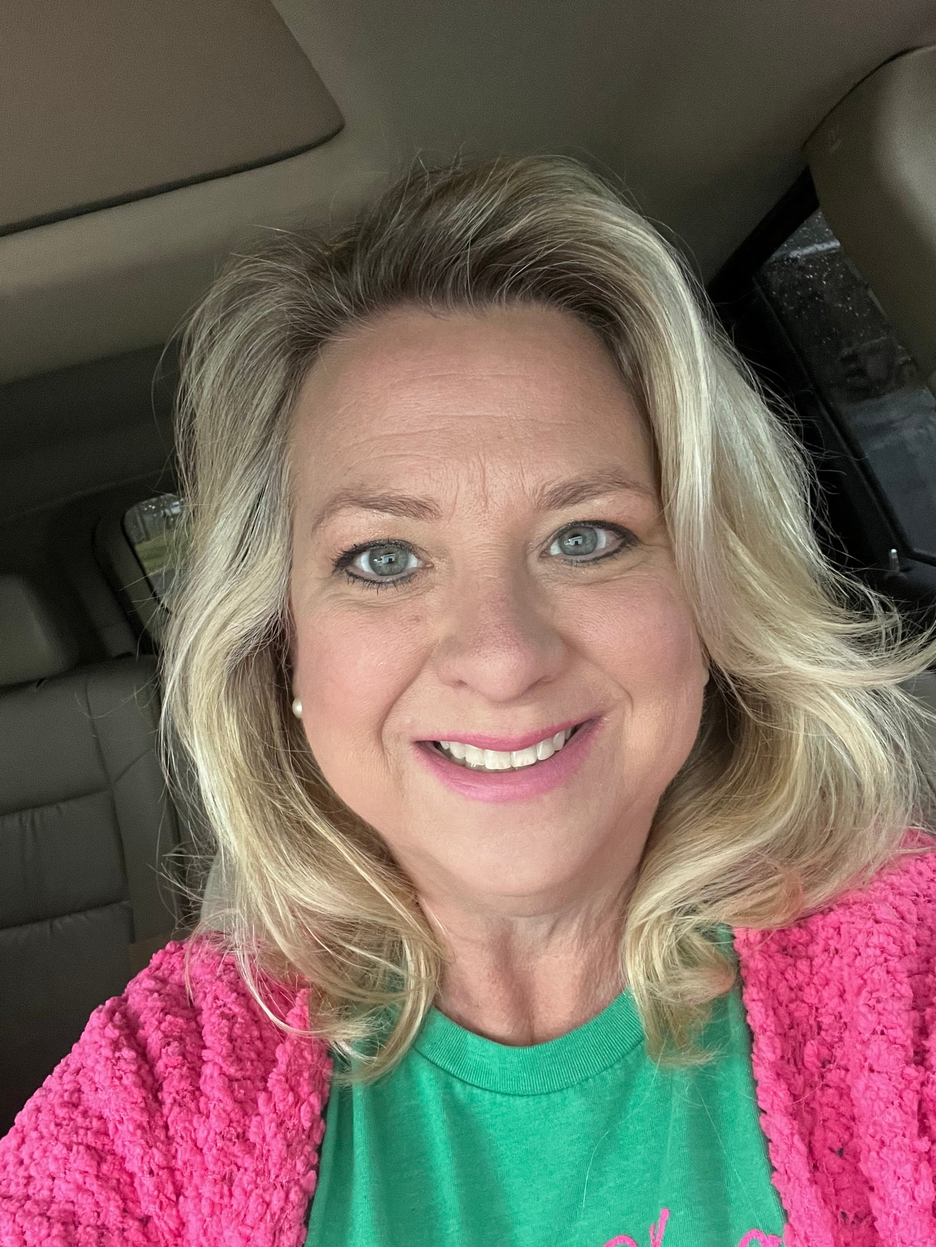 JennUt73's profile picture. 