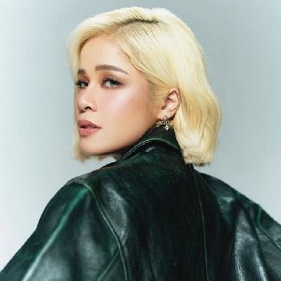 kricszhe67680's profile picture. Obsessed with someone🫣
      @Klarissedguzman